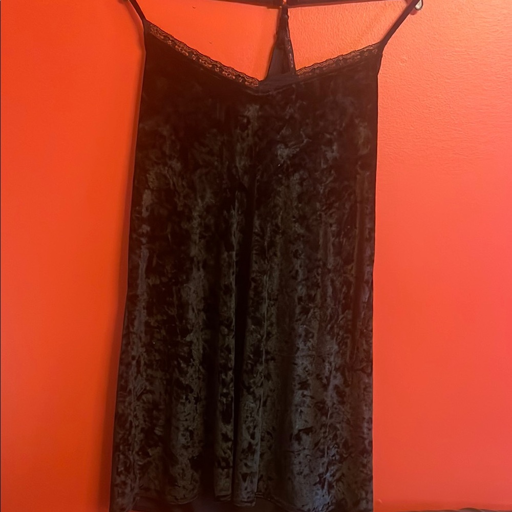 Elegant Black Velvet Nightgown size LG